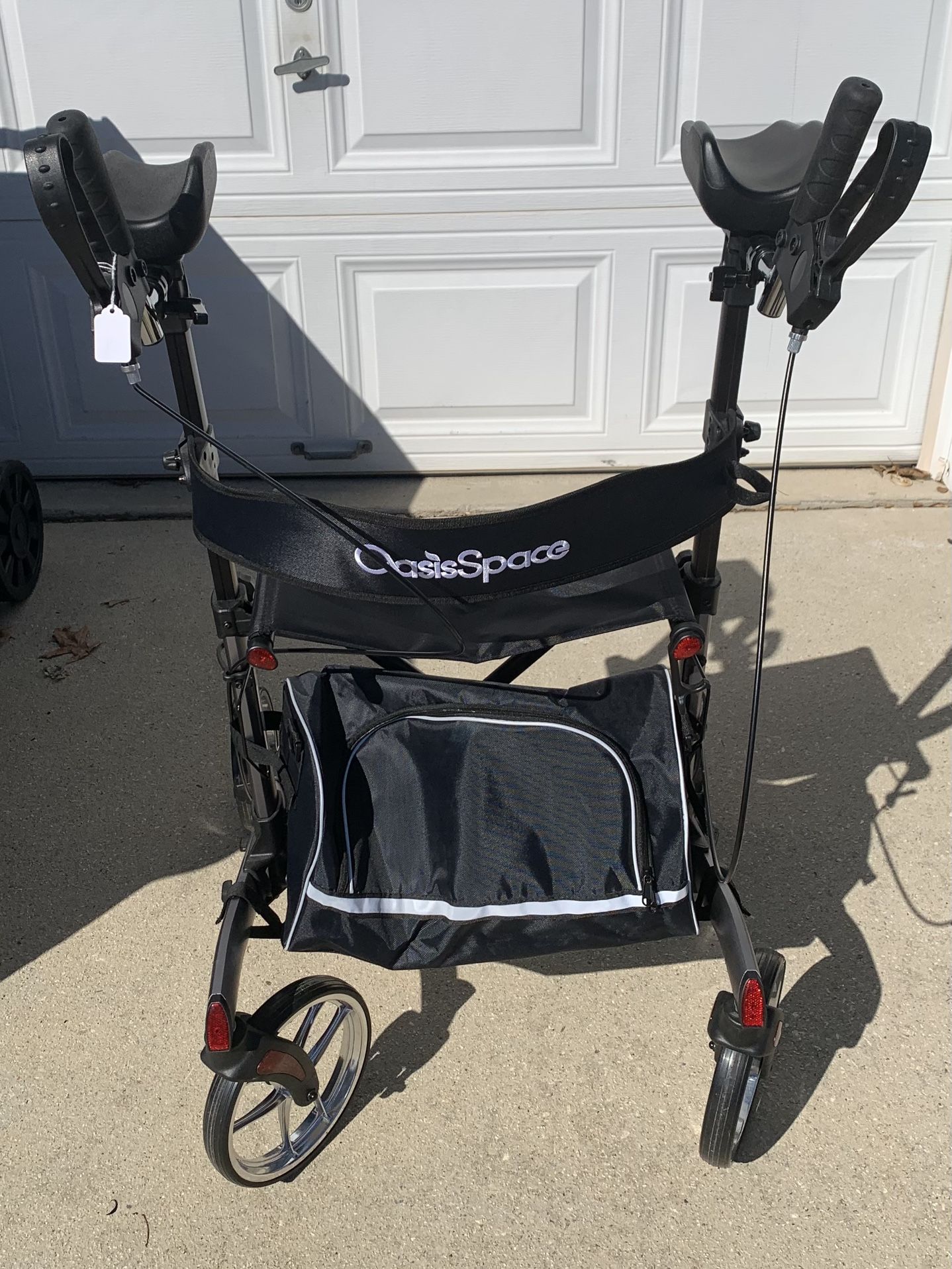 Oasis Space Standing Walker