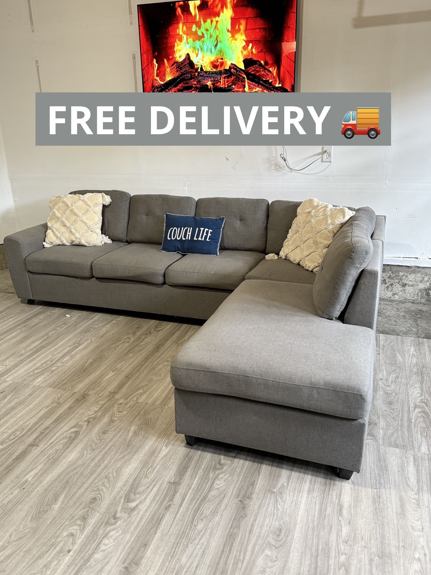 Large Gray Sectional Couch 🛋️- FREE DELIVERY 🚚