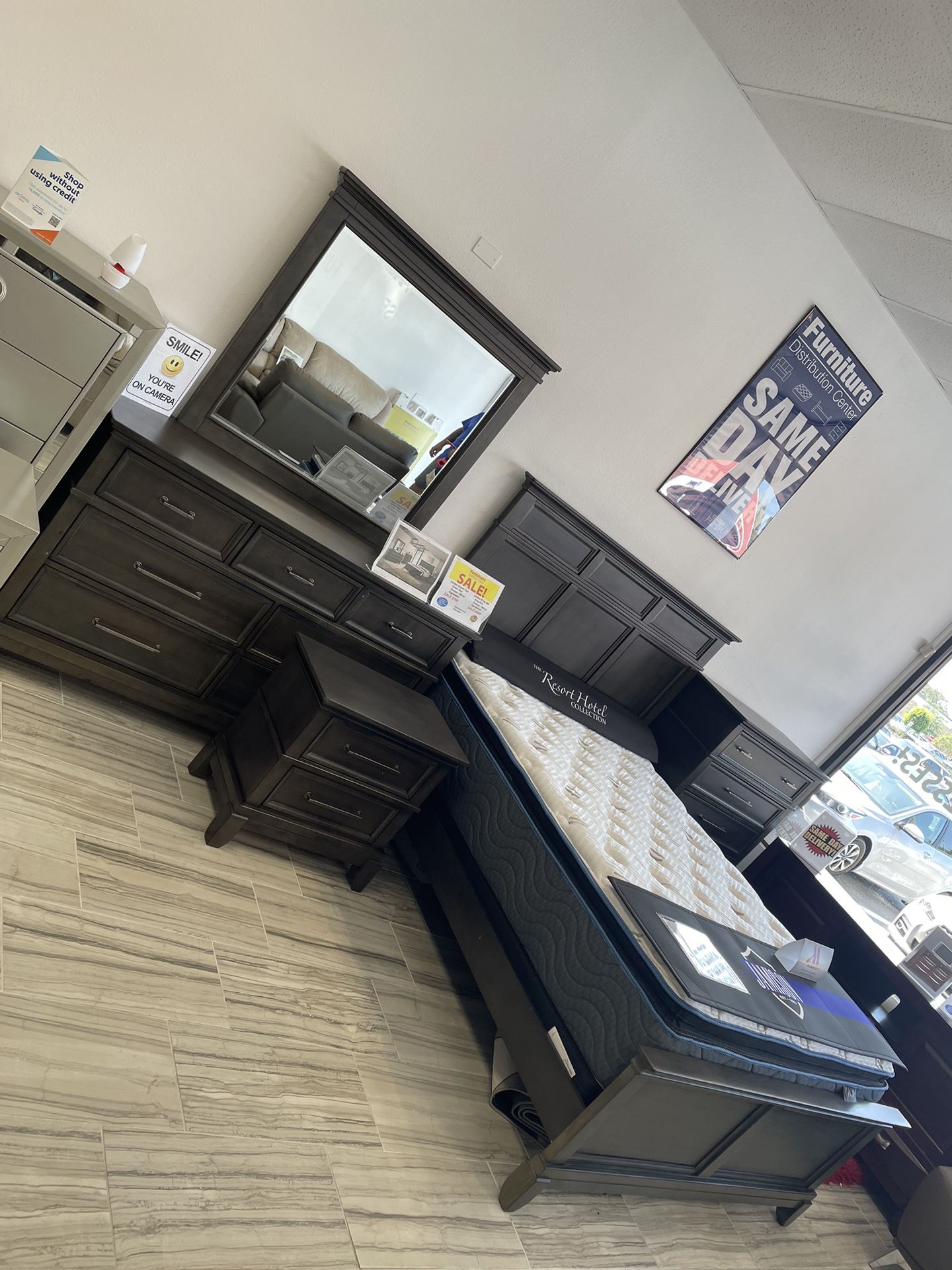 🇺🇸🇺🇸FOURTH OF JULY SALE NOW: Brand new furniture at wholesale prices. Low prices in Florida. Furniture Distribution Center-ST PETE! HUGE PRE T