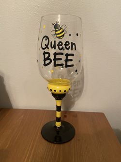 Queen Bee Wine Glass