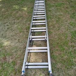 Used 32 Ft Aluminum Ladders$299-349ea Firm