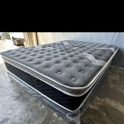 Queen Oasis Thermal Comfort Europillow Top 12inch Mattress!!