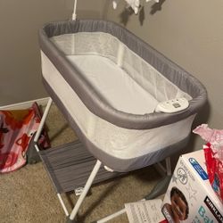 Simmons Rocking Basinet 