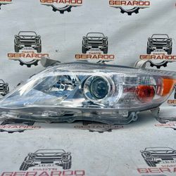 2010,2011 Toyota Camry Driver Side Headlight 