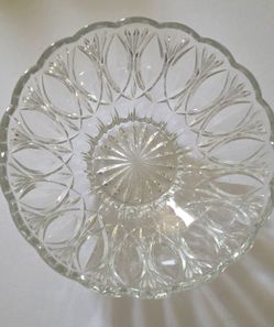 vintage pressed crystal glass bowl in the "Petal" pattern produced by Federal Glass, featuring a scalloped rim