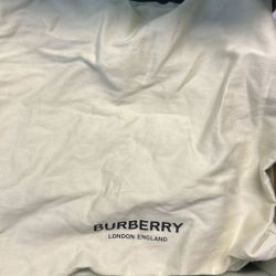 Used men’s Burberry Sneaks 