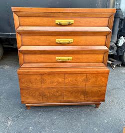 Kent-Coffey “The Grandeur” Chest of Drawers.