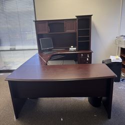 Office desk 