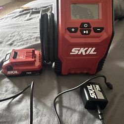 SKIL PWR CORE 12 12-volt Li-ion Air Inflator (Power Source: Battery )