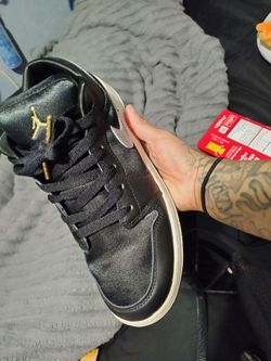 Air Jordan 1 Black Gold Sneaker