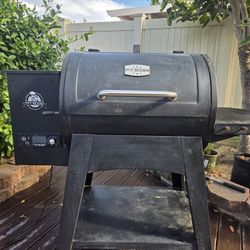 Pit Boss 700FB1 Wood Pellet Grill & Smoker