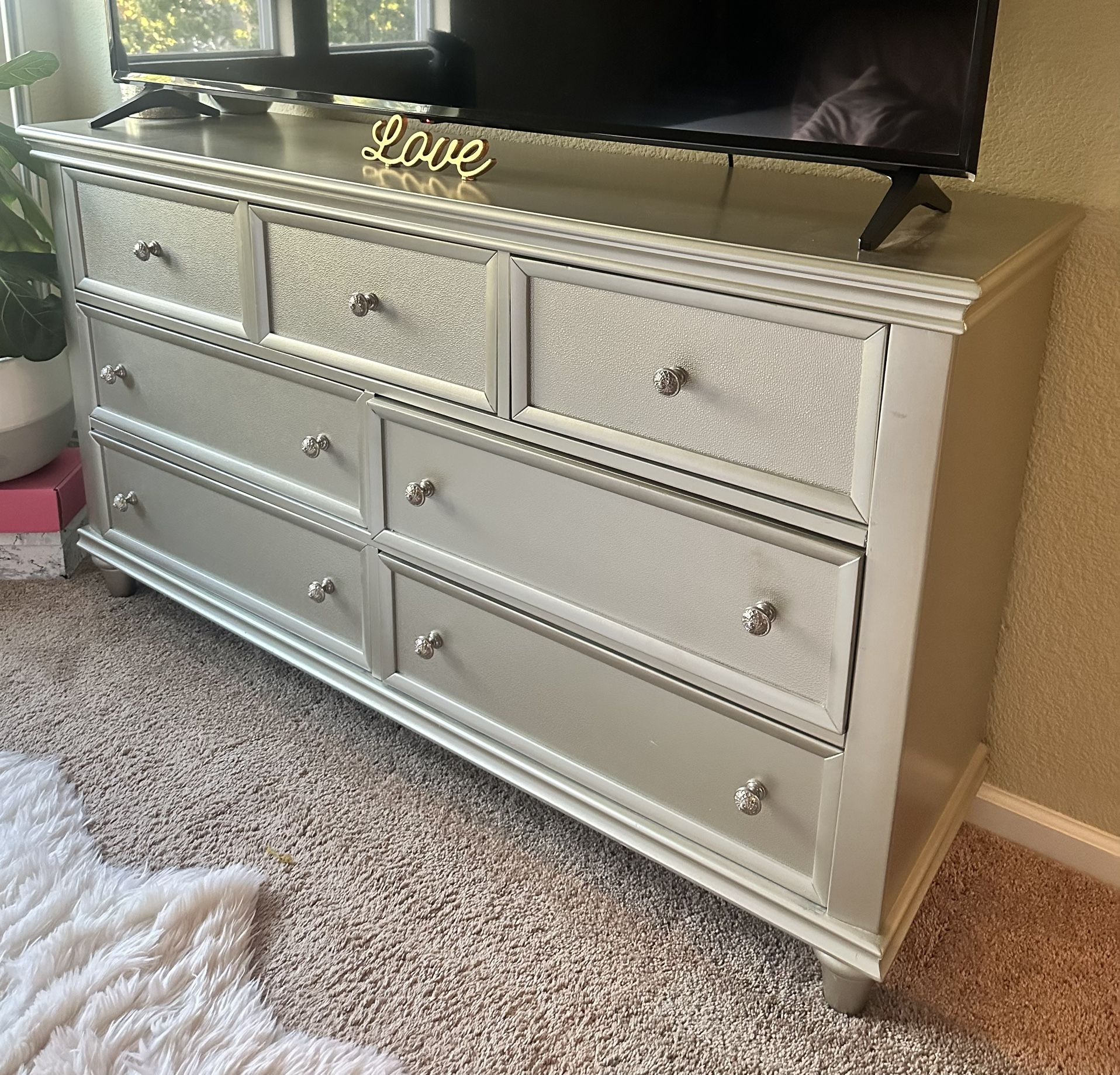 Bedroom set