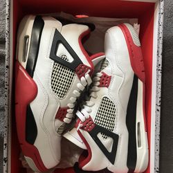 Jordan 4 Fire Red Size 10