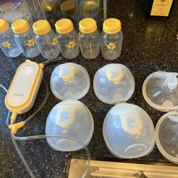 Medela Freestyle Hands-Free Breast Pump Set – Gently Used – Complete Kit!