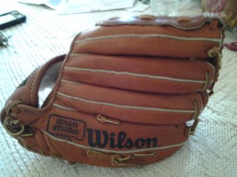 Youth baseball glove