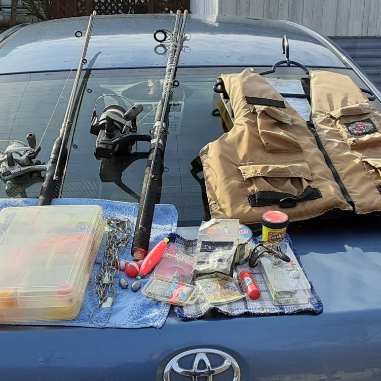 Lots of Fishing Gear!!!