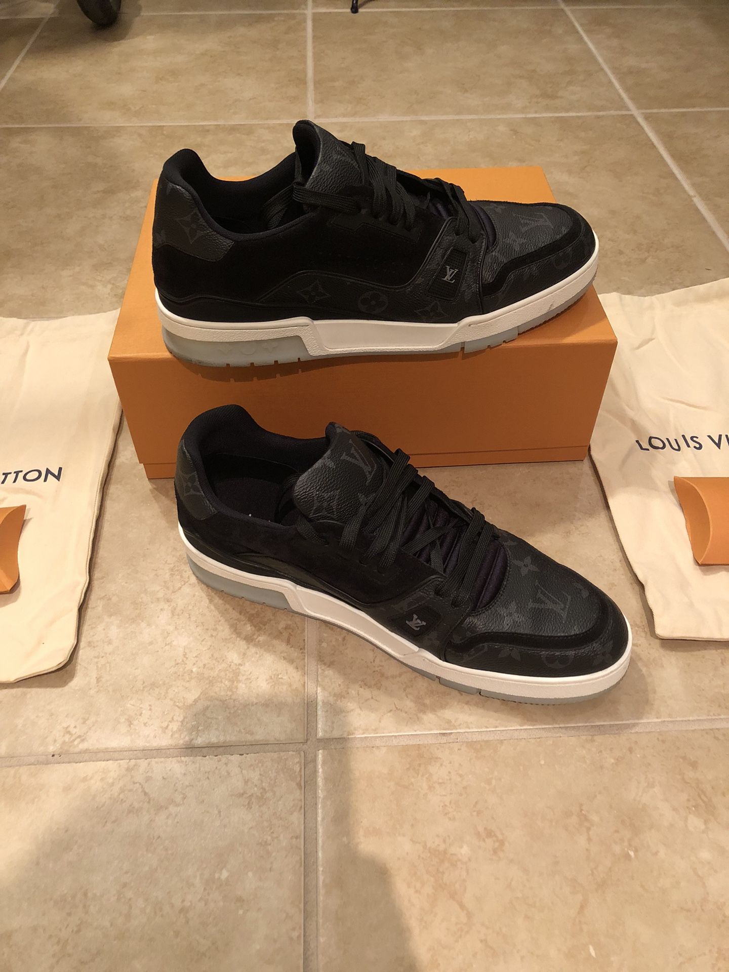 Sz 9 Louis Vuitton Mens Sneaker Match-Up Bicolor Sneakers 8.5/10 for Sale  in Revere, MA - OfferUp