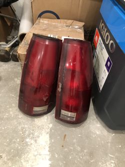 99 Gm Tahoe Silverado Yukon Sierra TAIL LIGHTS