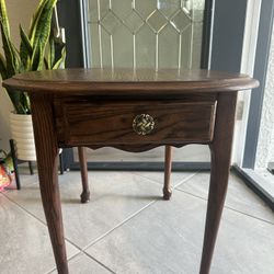 Mid Century Oval Side/End Table
