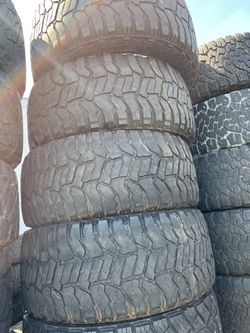 Vendo 305/55/r20 las 4 llantas por $200