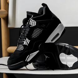 Jordan 4s white thunder