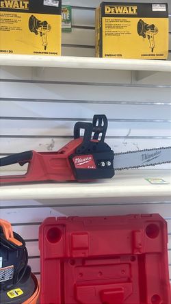 Milwaukee chain saw