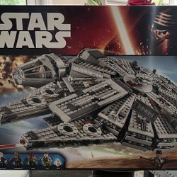 LEGO Star Wars 75105 Millennium Falcon - SEALED NEW