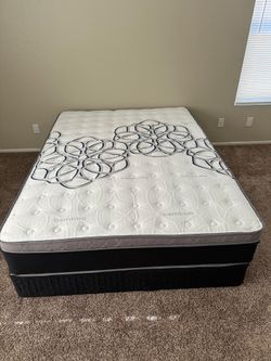 Queen Size Mattress Pillow Top 12"    new Mattress in a plastic sealed.  We offer same Day Delivery