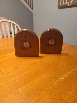 Two Book Ends - Wooden - Floral Design