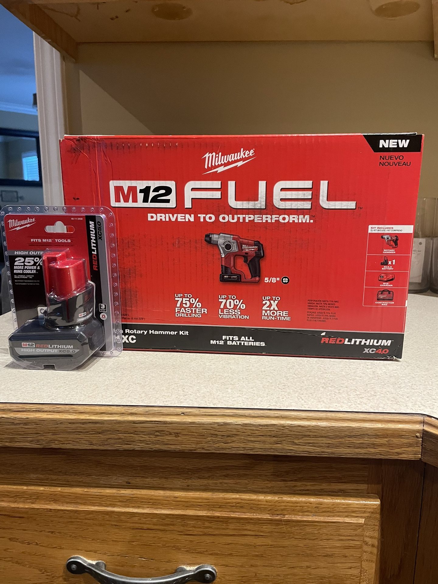 M12 FUEL 12V Lithium-lon Cordless 5/8 in. SDS-Plus Rotary Hammer Kit