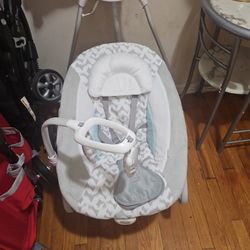swing with removable bouncy chair