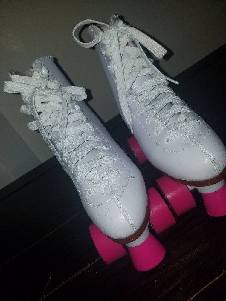 Roller Skates (SIZE 7)