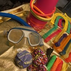 WATER TOYS FOR POOL, BEACH OR PICNIC