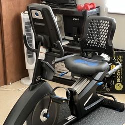 Nautilus R618 Recumbent Bike
