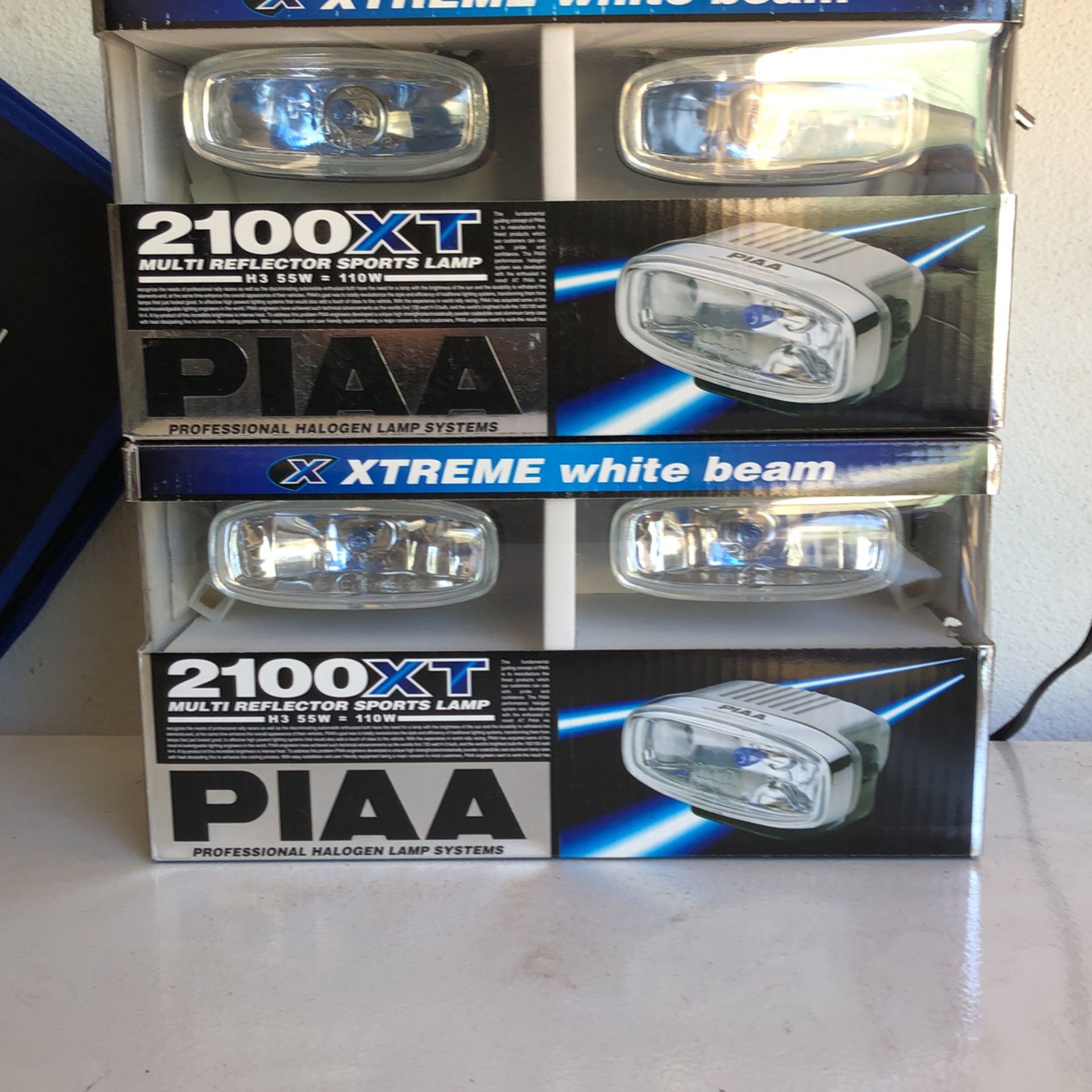 PIAA Halogen Lamps - New In Box -2 Pair