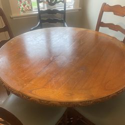Beautiful Solid Wood Kitchen Table w/ Pedestal 