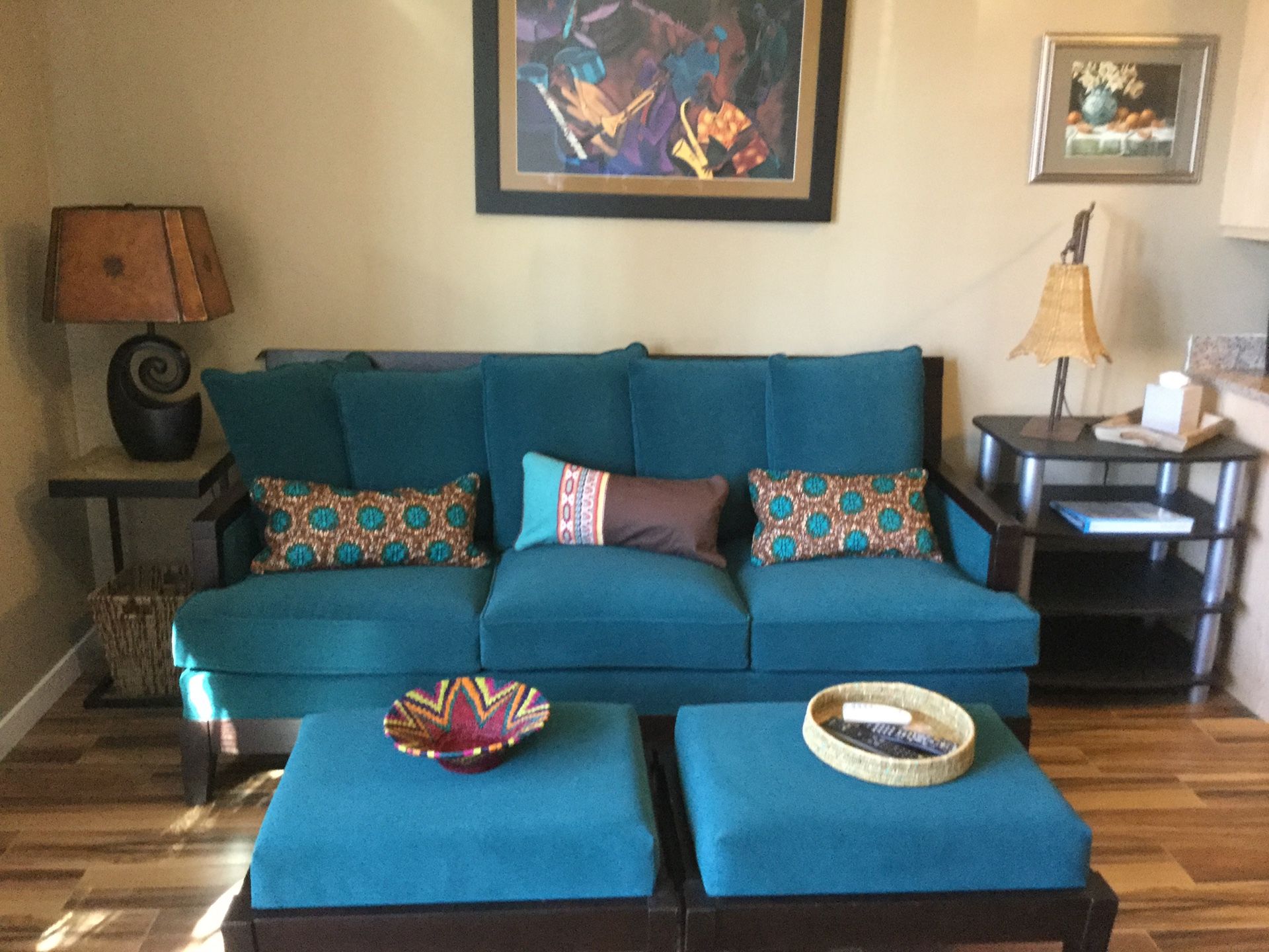 Airbnb Furniture And Other Items For Sell. Enough For A One Bedroom. Barely Used. Take All!!