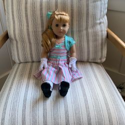 American Girl Doll Maryellen Larkin Doll 18-inch In Outfit