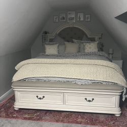 King sized Bedroom Set