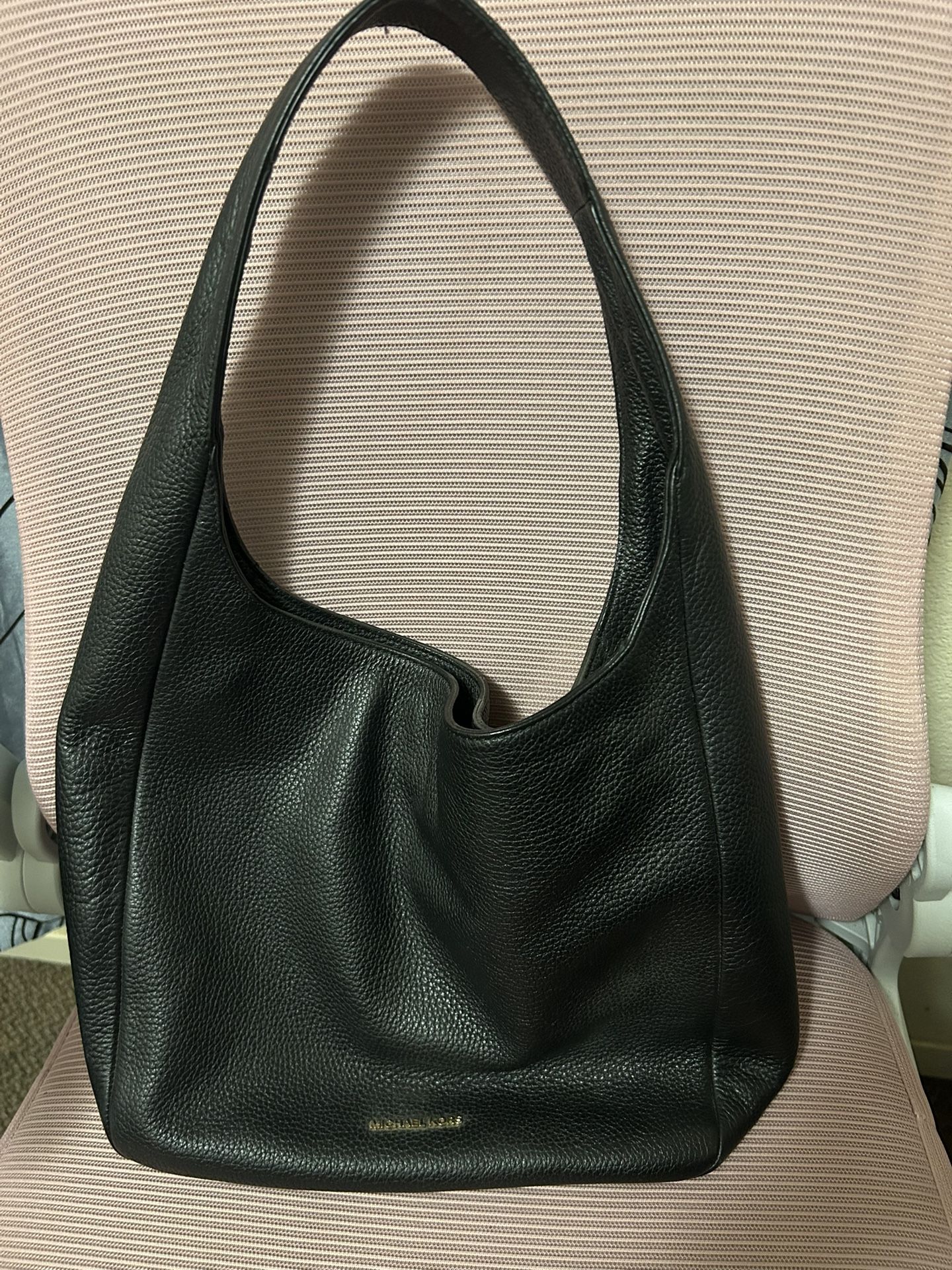 MK Black Pebble Leather Shoulder Purse.