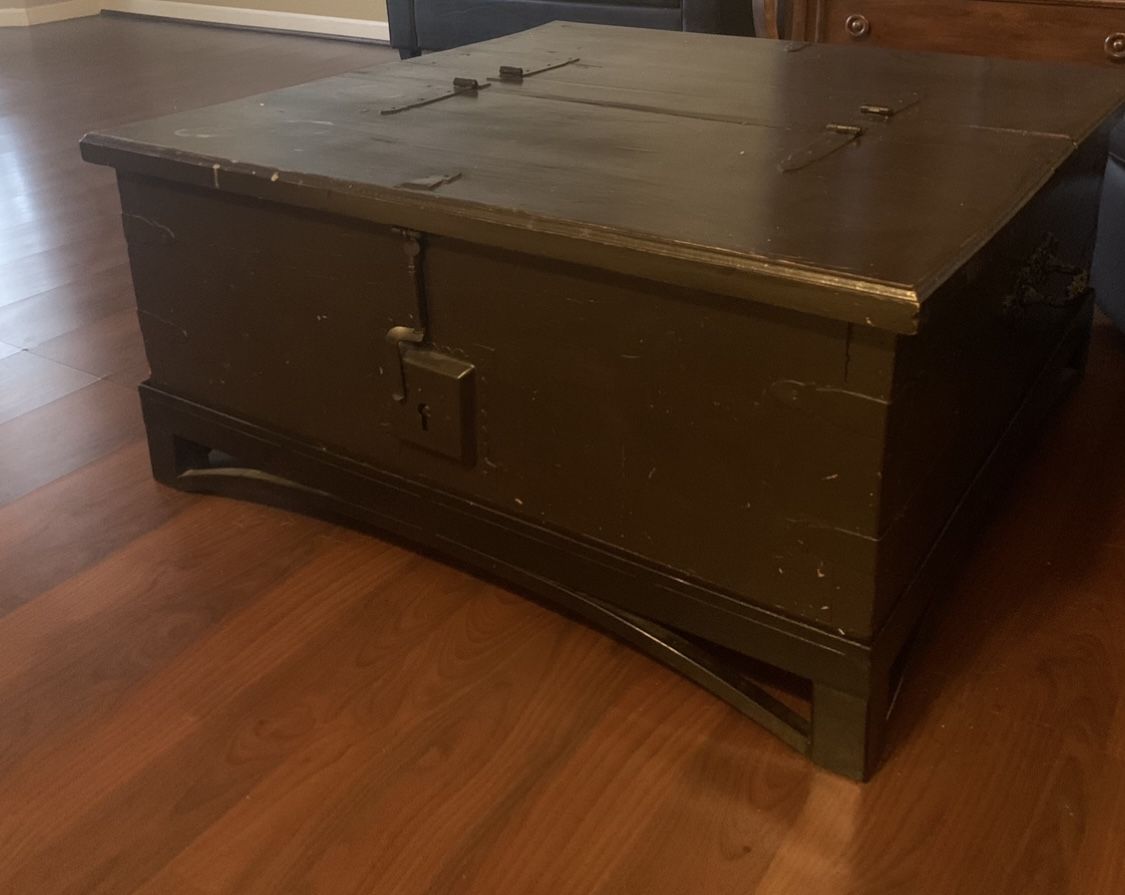 Table/chest