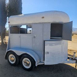 2-Horse Bumper Pull Horse Trailer