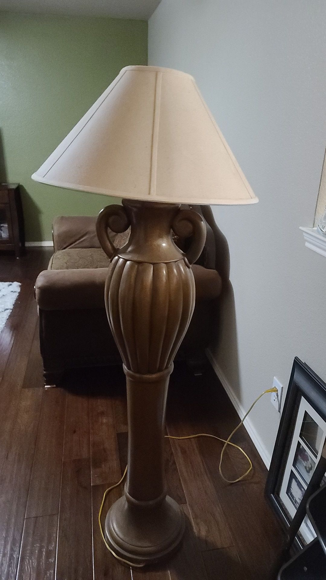 Floor lamp