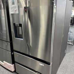 Samsung Refrigerator. 🚚WE DELIVER🚚