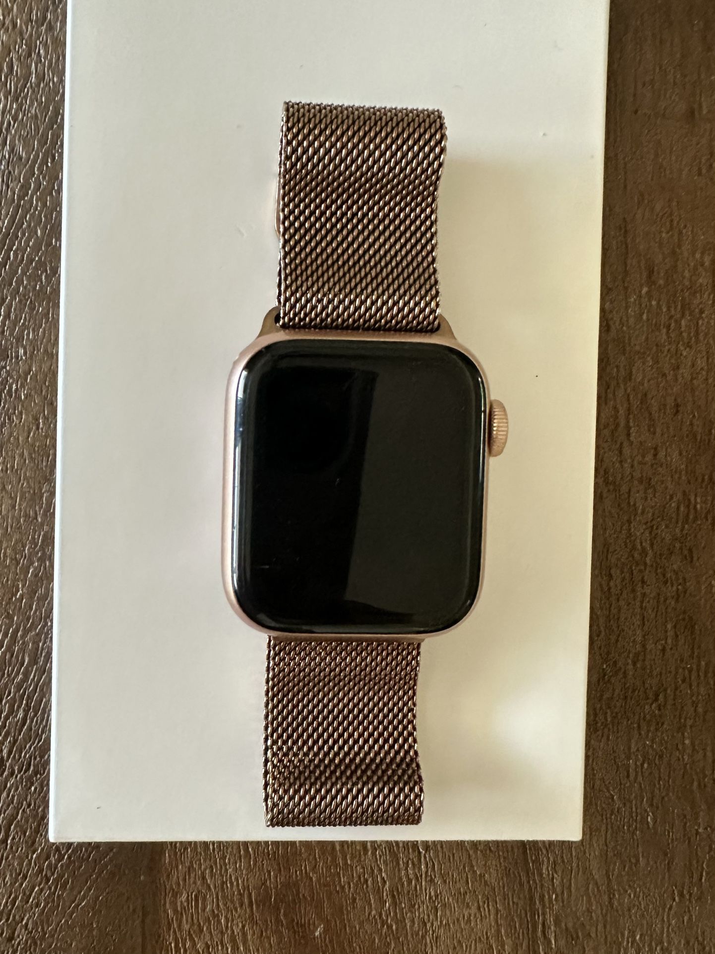 Apple Watch Series 6 Gold