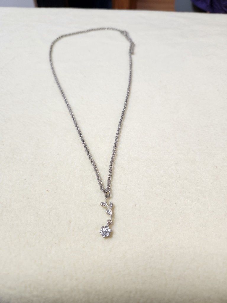 Flower Pendent Necklace