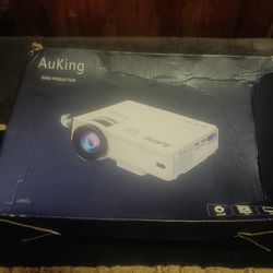 Auking Mini Projector 📽️ For Sale.