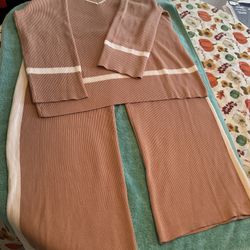 Arabee’s Tan And White Knit Pants Set Size Large ( Also Comes In Black And White)