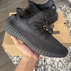 Yeezy 350 onyx