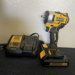 DEWALT 20V MAX Cordless Brushless 3/8 in. Impact Wrench with Hog Ring Anvil (battery And Charger Included)